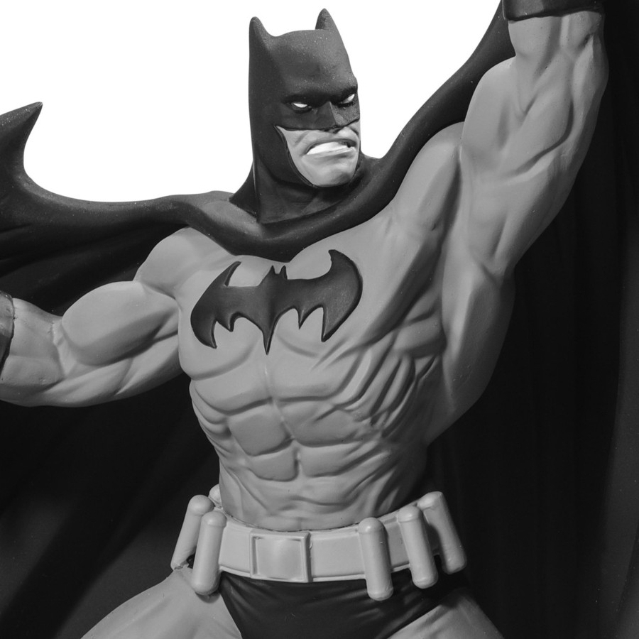 Dc Multiverse DC Direct | Batman Black & White-Batman By Denys Cowan Resin Statue