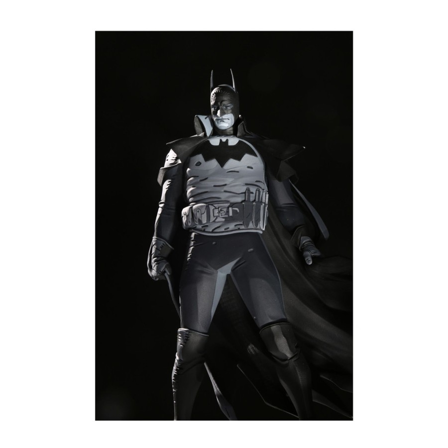 Dc Multiverse DC Direct | Batman Black & White: Batman By Mike Mignola 1:10 Resin Statue